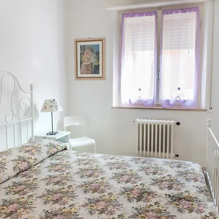 Sirolo, Quadrilocale In Centro Con Terrazzo E Garage - S069