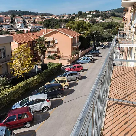 Sirolo, Quadrilocale In Centro Con Terrazzo E Garage - S069 * 시롤로